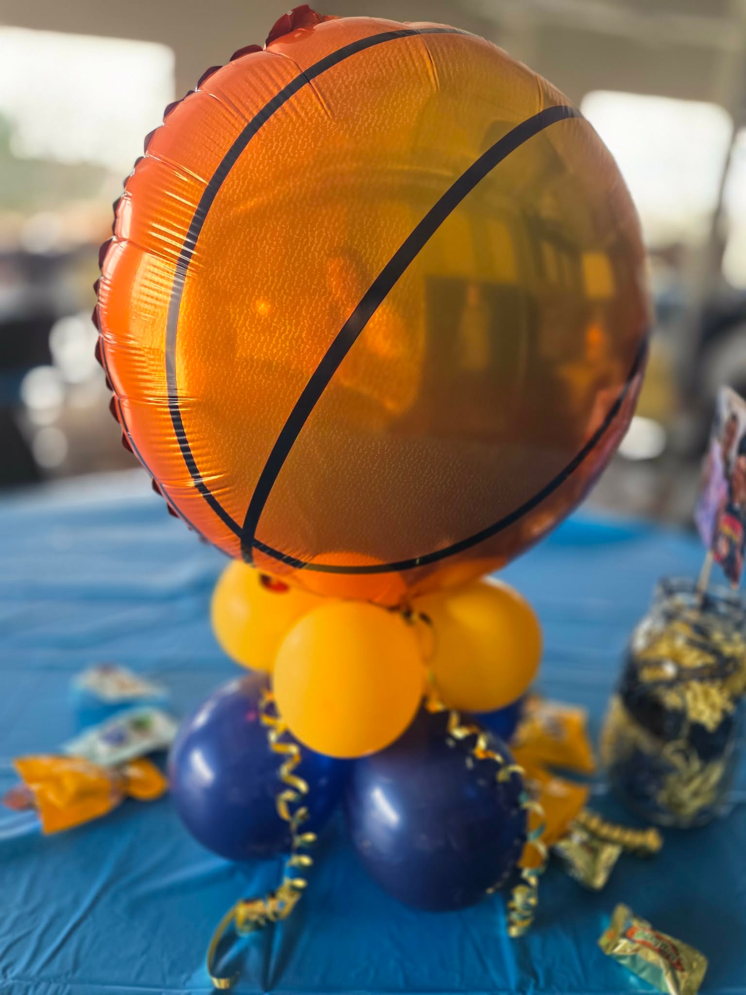 Basketball themed balloon centerpiece